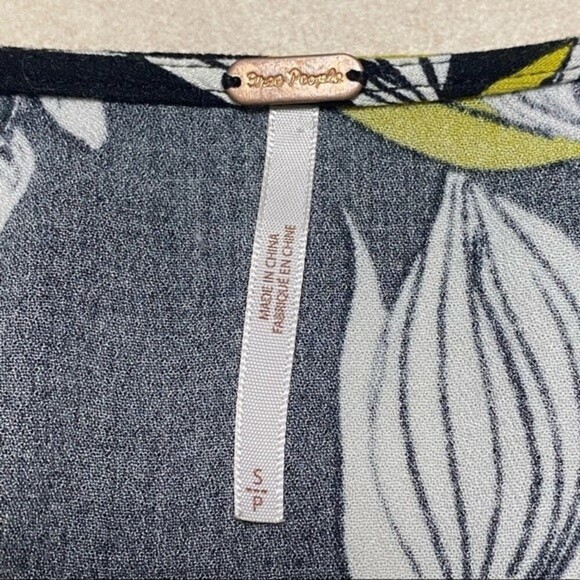 Free People shirt Women’s Size Small Black Bella Floral Tunic Top Oversized - Picture 4 of 10